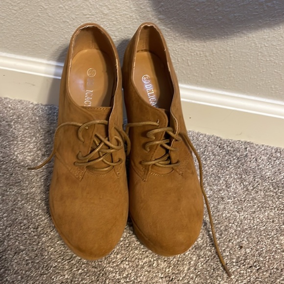 🤎Brown Platform Wedge Booties🤎 - Picture 2 of 6